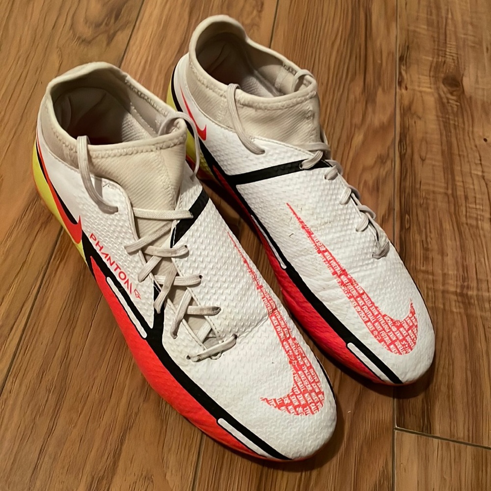 Nike phantom cleats